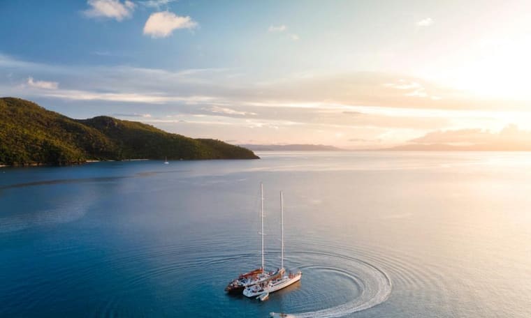 Whitsundays premium boat, accommodation on Oz East Coast Adventure, 28 Days Sydney to Cairns