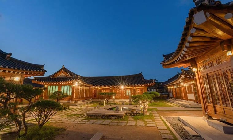 Gyeongju Hanok Village, accommodation on South Korea Adventure, 10 Days